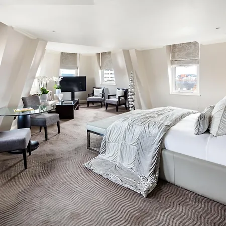 Radisson Blu Hotel, Mercer Street 5* London