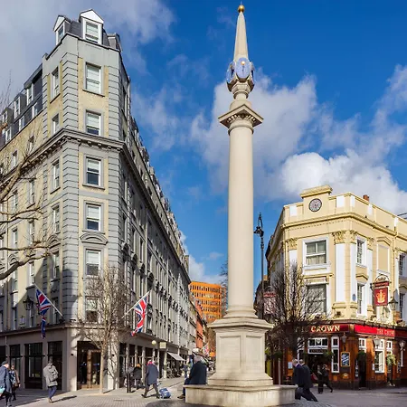 Hotel Radisson Blu Hotel, Mercer Street London