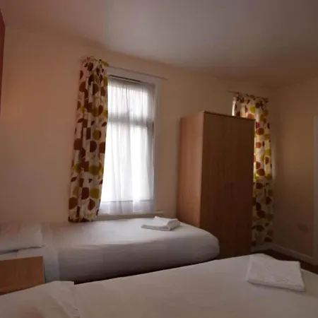 Cranbrook Hotel Ilford
