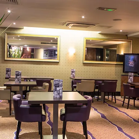Hotel Crowne Plaza London By Ihg Ealing