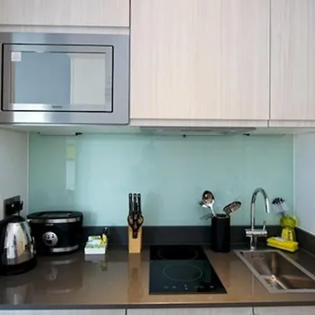 Staycity Greenwich High Road Апарт-отель 3*