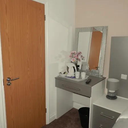 Heathrow Travellers Hub 3* هاونسلو