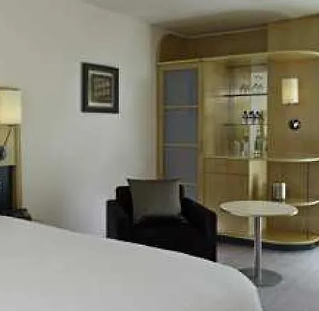 מלון The Westminster London, Curio Collection By Hilton 4*