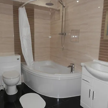 Heathrow Travellers Hub Bed & Breakfast