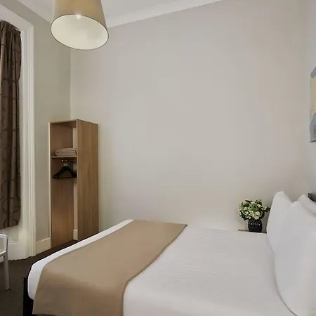 Lords Hotel 2*