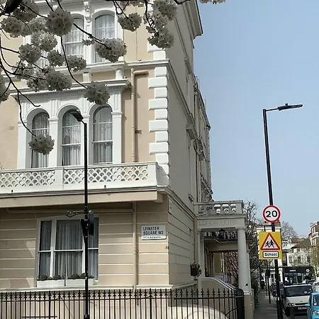 Lords Hotel 2*