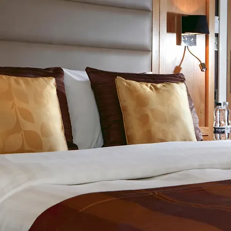 Mornington Kensington, Bw Premier Collection Hotel 4*