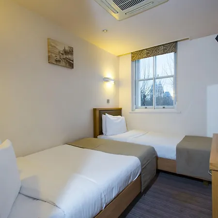 Eden Plaza Kensington Hotel