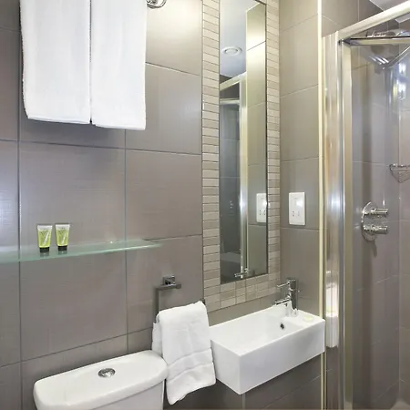 Eden Plaza Kensington Hotel 2*