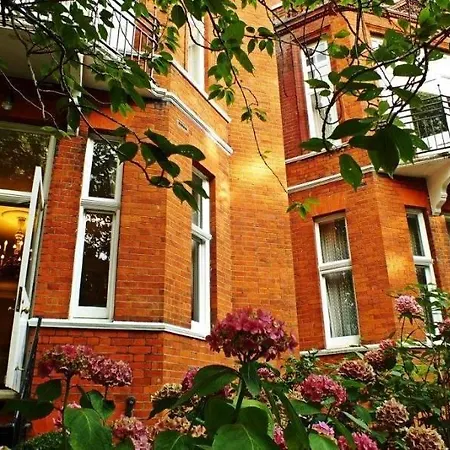 The Chelsea Townhouse By Iconic Luxury