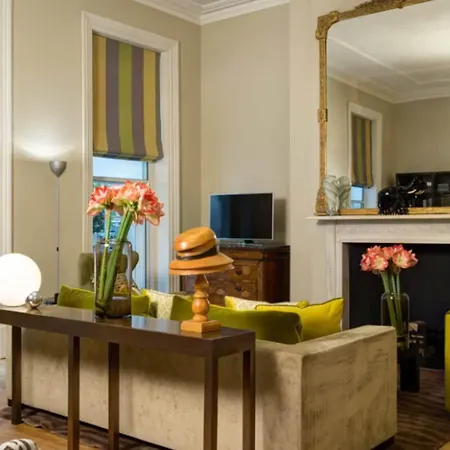 Brown's Hotel, A Rocco 5*
