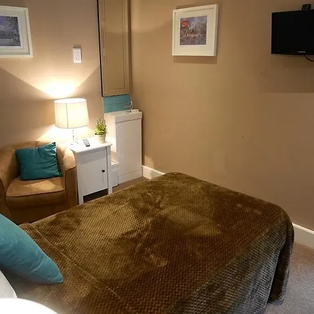 Ravna Gora 3* Londres