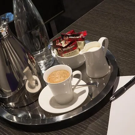 Astor Court Hotel 3*