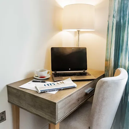 Astor Court 3*