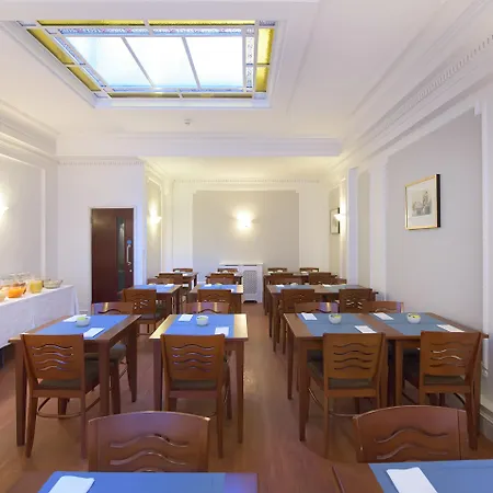 Astor Court Hotel