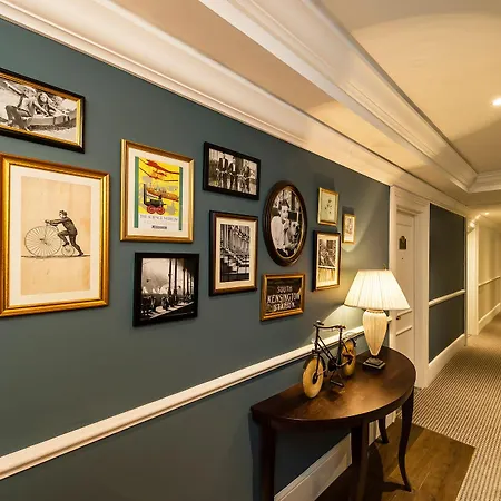 The Bailey's Kensington Hotel 4*