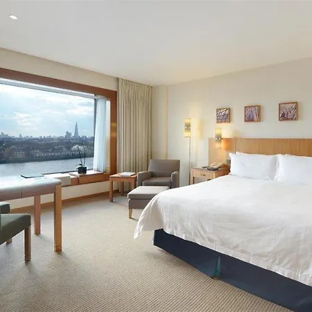 Canary Riverside Plaza 5*