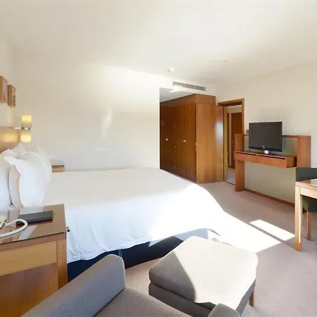 Canary Riverside Plaza 5*