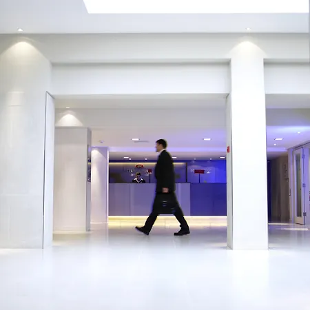 Crowne Plaza Heathrow, An Ihg