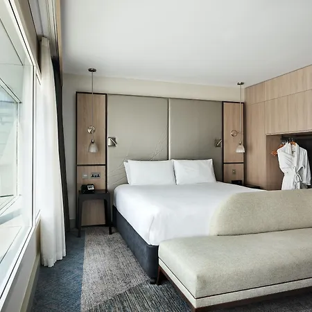 Hyatt Place London Heathrow Airport 4*