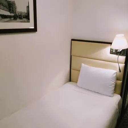 Edward Paddington Hotel London