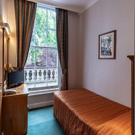 The Nayland 3*
