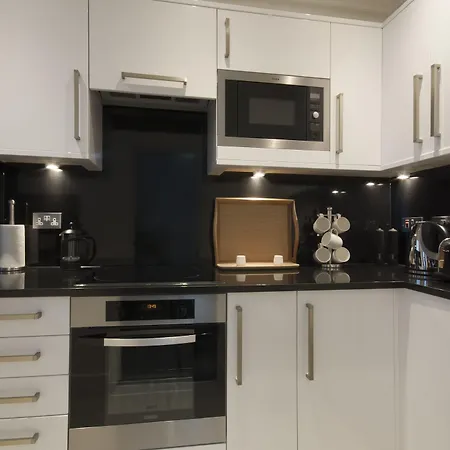 Manson Place Aparthotel 4*