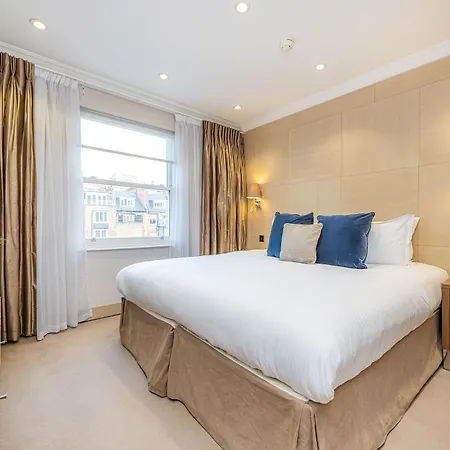 Aparthotel Claverley Court Knightsbridge London