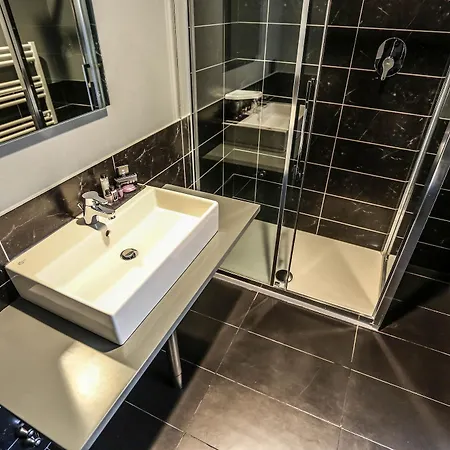 Hotel The Bryson 4*
