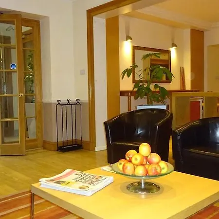 Americana Hotel 3*