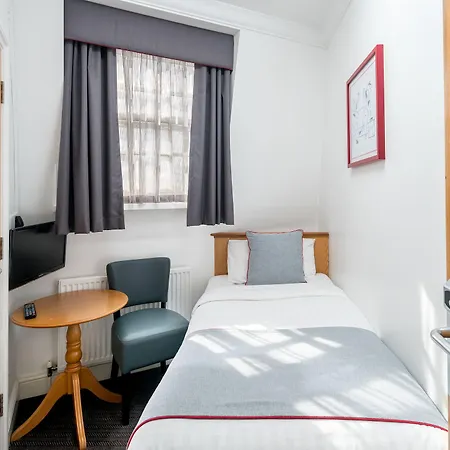 Oyo Townhouse New England, Victoria 3* London
