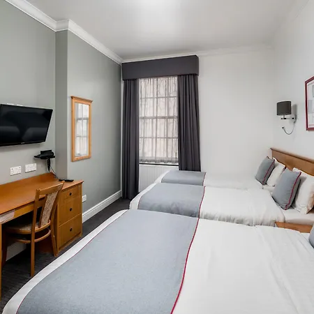Oyo Townhouse New England, Victoria Hotell