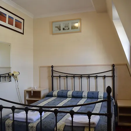 The House On Warwick Hotel
