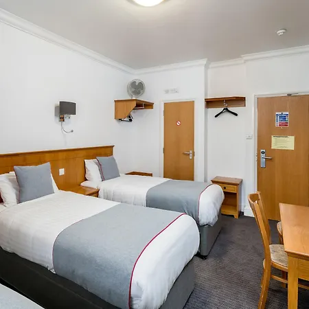 Hotell Oyo Townhouse New England, Victoria