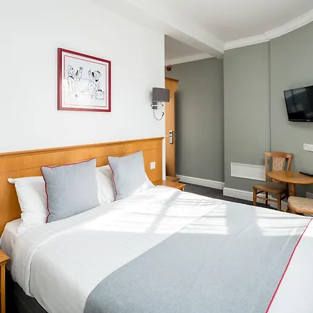 Hotell Oyo Townhouse New England, Victoria 3*