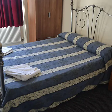 The House On Warwick 4*