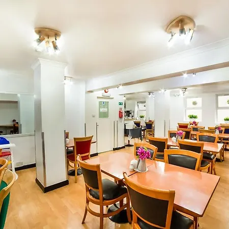 Hotell Oyo Townhouse New England, Victoria 3*
