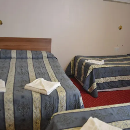 Hotel The House On Warwick 4*