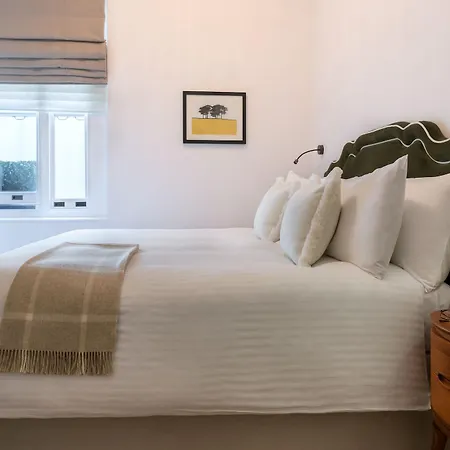 The Adria 5* Londres