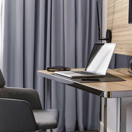 Novotel London Heathrow Airport T1 T2 And T3