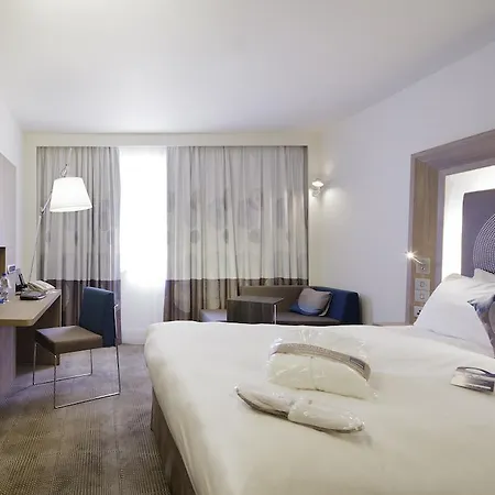 Novotel London Heathrow Airport T1 T2 And T3 4*