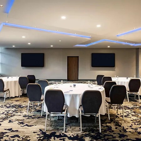 Novotel London Heathrow Airport T1 T2 And T3 Hayes (Greater London)