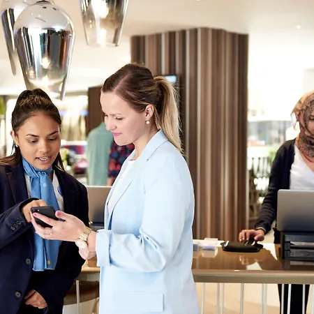 Hotel Novotel London Heathrow Airport T1 T2 And T3 4*