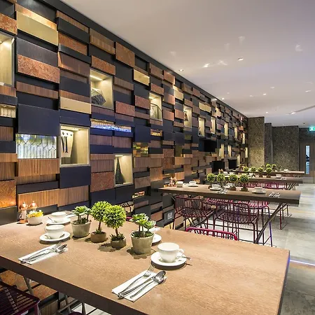 Hotel Novotel London Heathrow Airport T1 T2 And T3 4*