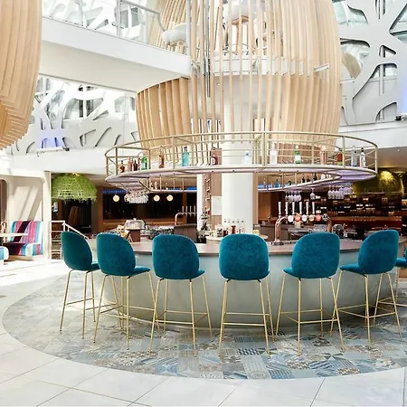 Hotel Novotel London Heathrow Airport T1 T2 And T3 4*