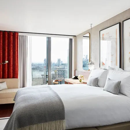 Indigo - - 1 Leicester Square, An Ihg 4* Londra