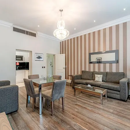 Aparthotel Ashburn Court 4*