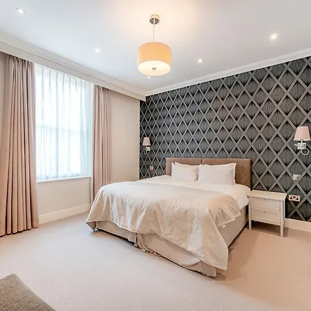 Ashburn Court 4*