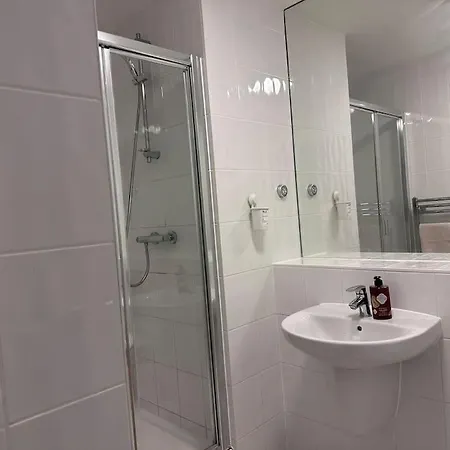 Apartment Modern 2 Bed 2 Bath Flat Close To Train Station Belvedere