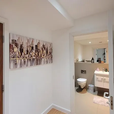 Modern 2br Flat Canterbury London Cb66 * Croydon